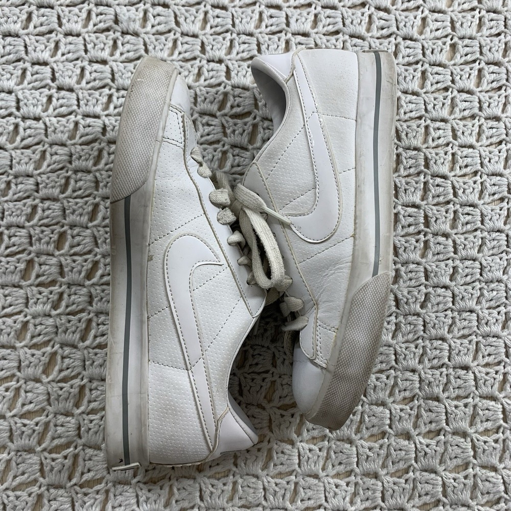 Nike Shoes Women 8.5 Sweet Classic Athletic Low Sneaker 354496-110 White Leather